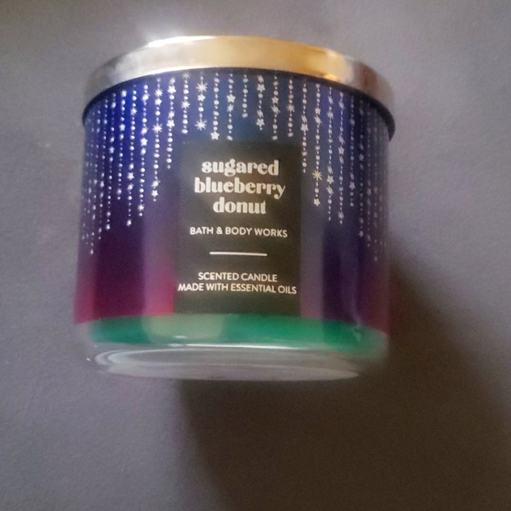 Bath and Body Works 3 Wick Candle Sugared Blueberry Donut 14.5 oz New